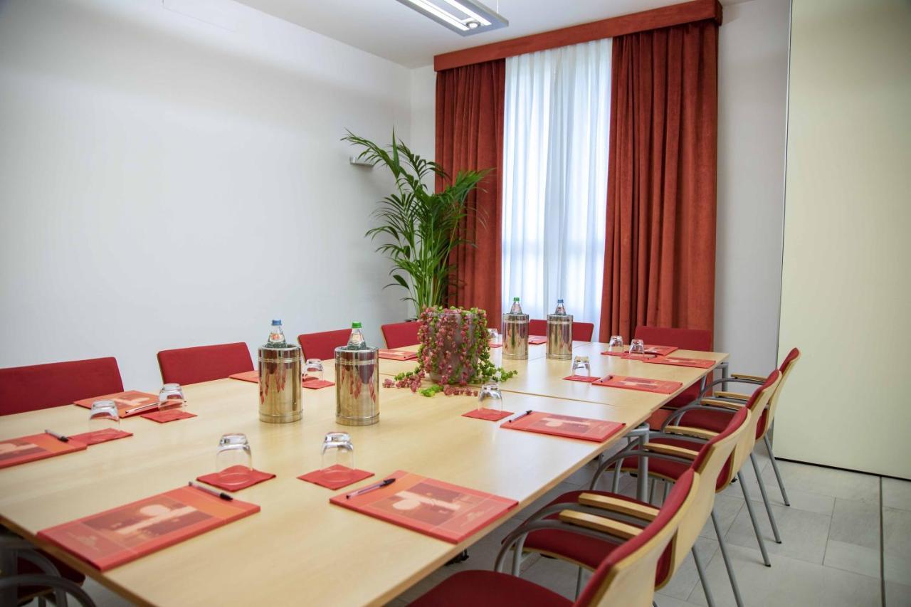 Hotel Remilia Reggio Emilia Exterior photo